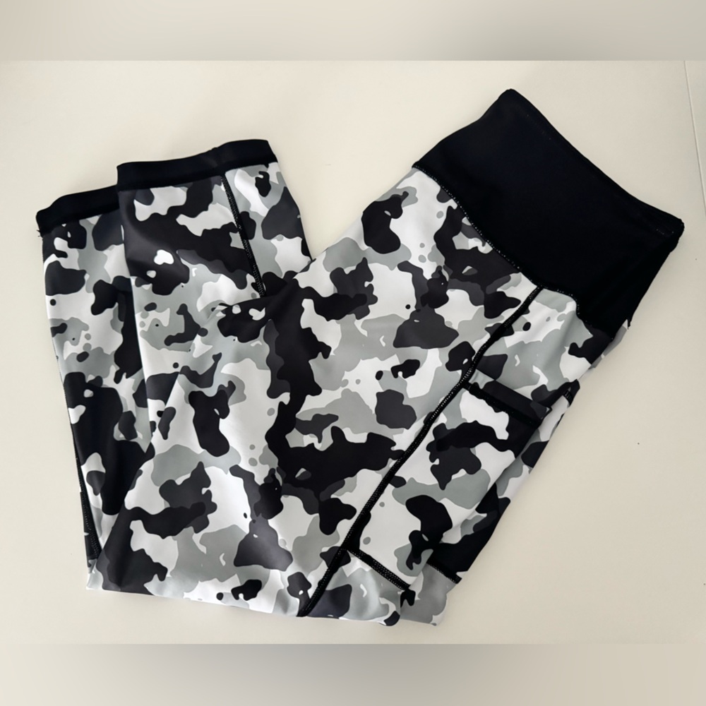 Constantly Varied Gear Black & Gray Camo High-Waist Leggings